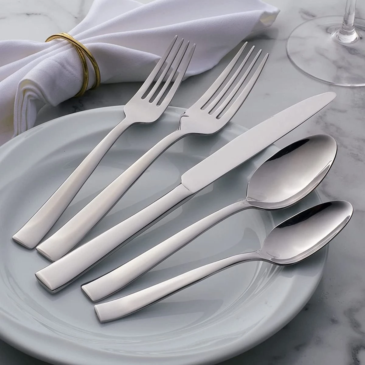 Oneida Stainless Steel 20-Piece Flatware Set | Monolith 4 Oneida Stainless Steel 20-Piece Flatware Set | Monolith - Image 2