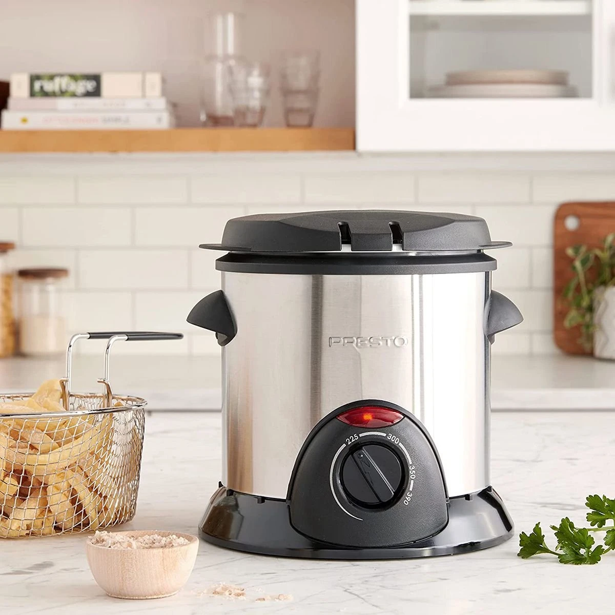 Presto® Stainless Steel Electric Deep Fryer | 1.1 Qt. 7 Presto® Stainless Steel Electric Deep Fryer | 1.1 Qt. - Image 5
