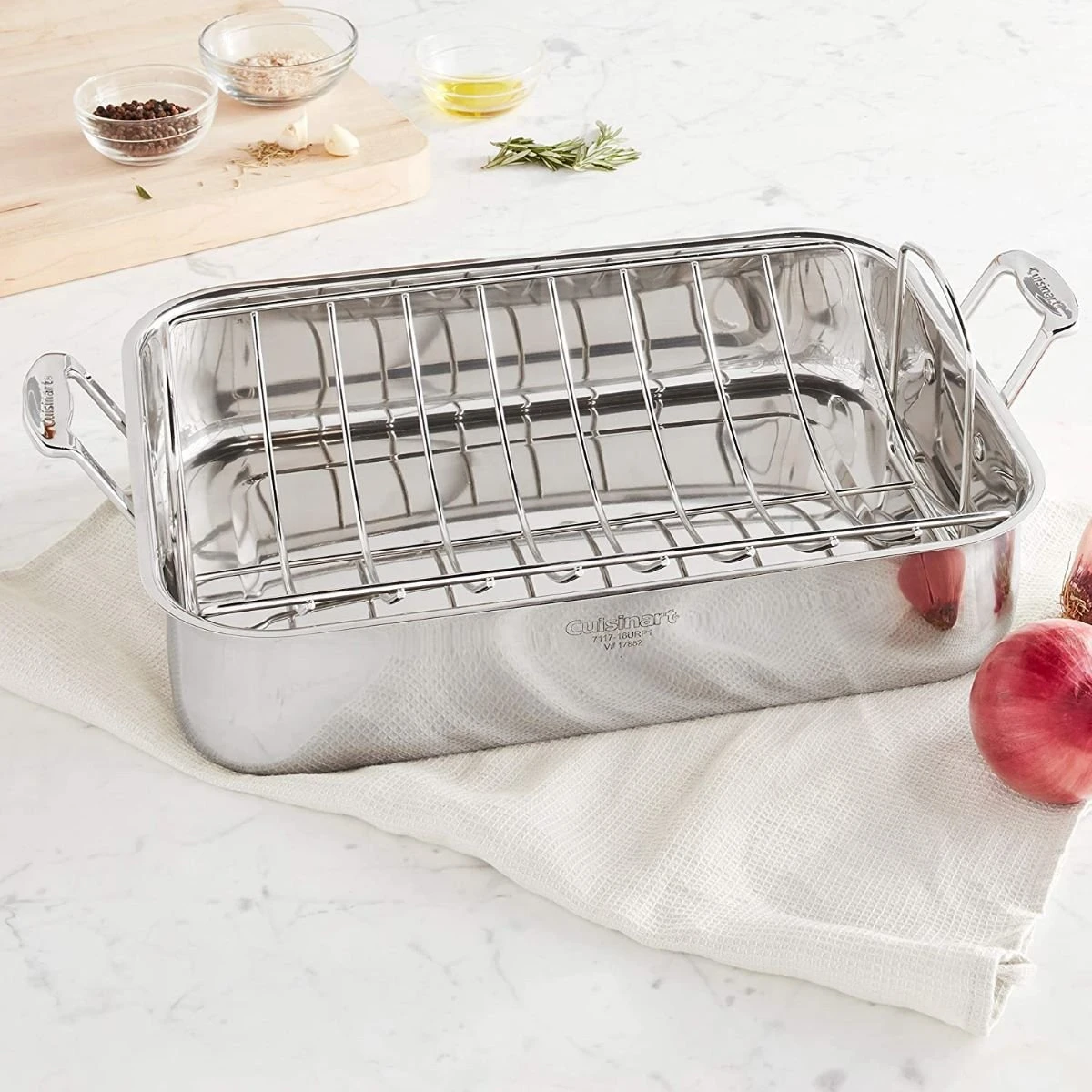 Cuisinart Chef's Classic Stainless Steel 16" Rectangular Roaster With Rack 6 Cuisinart Chef's Classic Stainless Steel 16" Rectangular Roaster With Rack - Image 4
