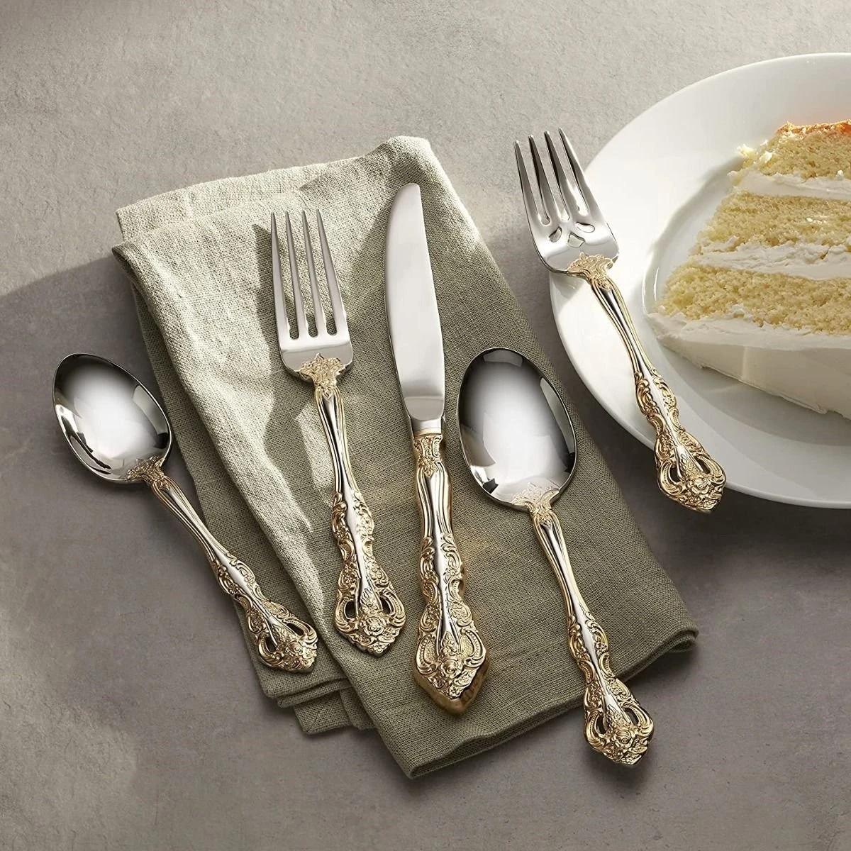 Oneida 18/10 Stainless Steel 20-Piece Flatware Set | Golden Michelangelo 5 Oneida 18/10 Stainless Steel 20-Piece Flatware Set | Golden Michelangelo - Image 3