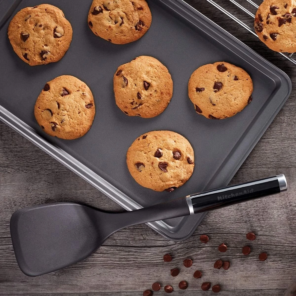 KitchenAid Non-Electrics KitchenAid Classic Solid Turner | Black 5 KitchenAid Non-Electrics KitchenAid Classic Solid Turner | Black - Image 3