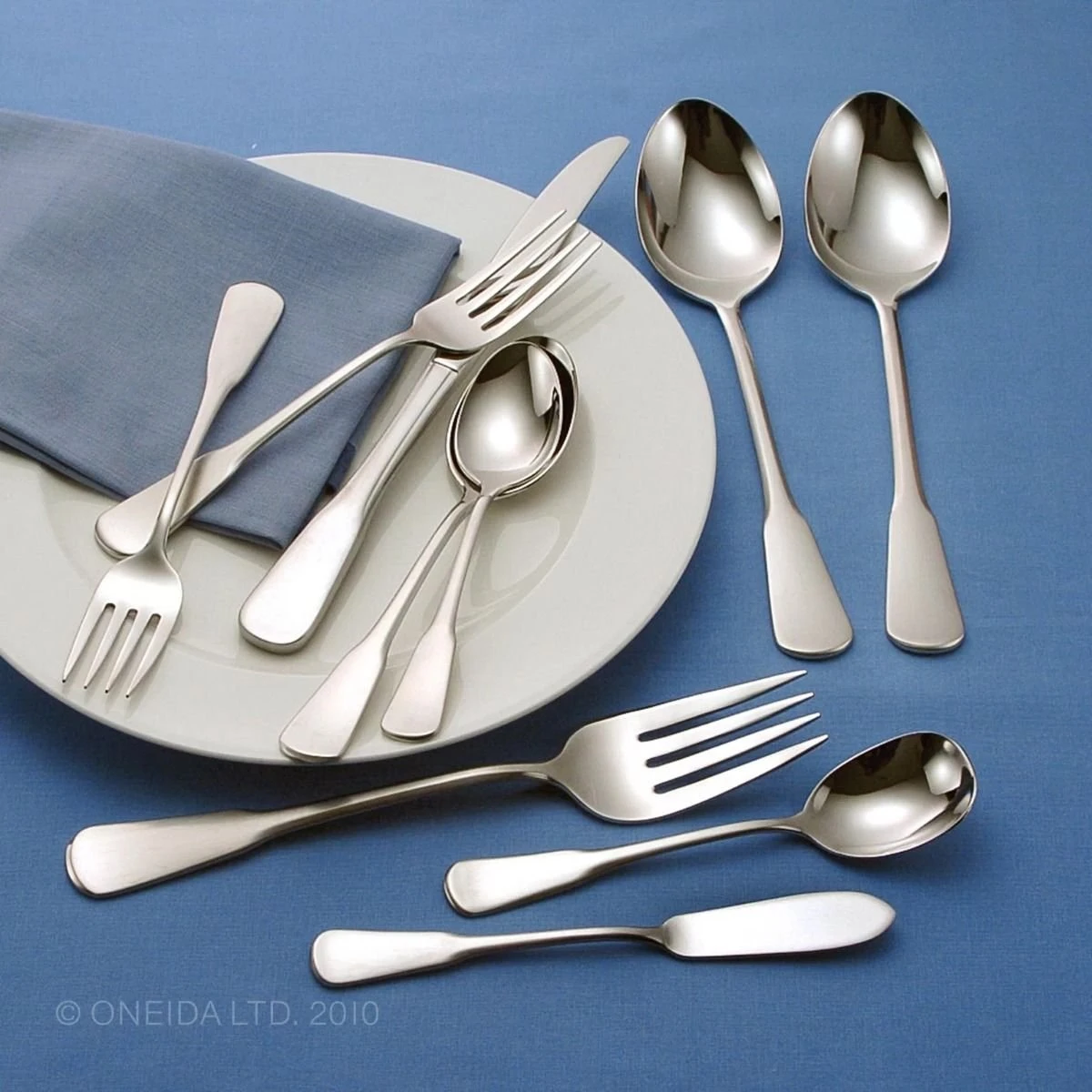 Oneida 18/0 Stainless Steel 45-Piece Flatware Set | Colonial Boston 6 Oneida 18/0 Stainless Steel 45-Piece Flatware Set | Colonial Boston - Image 4