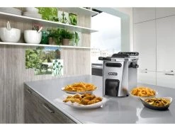 DeLonghi De'Longhi Livenza 4.5L Cool Zone Deep Fryer -Cuisinart Shop d44528dz stainless steel delonghi livenza cool zone 4.5l fryer