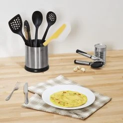 OXO Flip & Fold Omelet Turner 9 OXO Flip & Fold Omelet Turner -Cuisinart Shop egg6