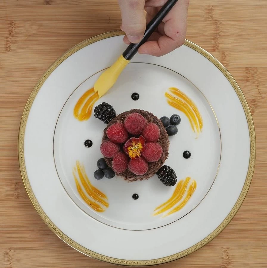 Mercer Culinary Mercer Silicone Plating Brush - Saw Tooth 6 Mercer Culinary Mercer Silicone Plating Brush - Saw Tooth - Image 4