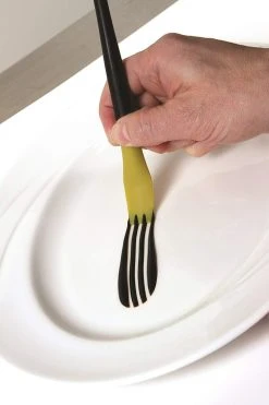 Mercer Culinary Mercer 6-Piece Silicone Brush Set -Cuisinart Shop mercer culinary 6 piece silicone brush set lancet arch