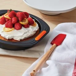 Le Creuset Craft Series Medium Spatula | Cerise/Cherry Red 6 Le Creuset Craft Series Medium Spatula | Cerise/Cherry Red -Cuisinart Shop rs13344 201020 lecreuset 5.9metalbakeware 0891 ret lpr