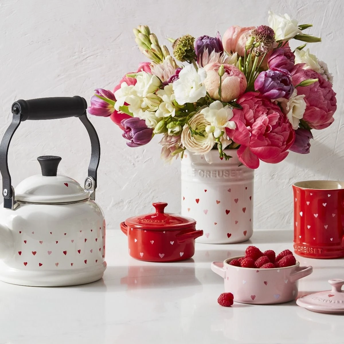 Le Creuset L'Amour 1 Qt. Utensil Crock With Heart Applique | White 7 Le Creuset L'Amour 1 Qt. Utensil Crock With Heart Applique | White - Image 5